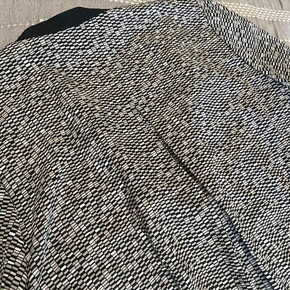 Vince 100% Silk V-Neck Dress Roll Tab Sleeves women’s Size Medium Career office - Picture 5 of 11